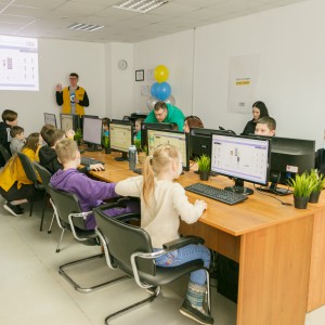 Новый класс в развлекательном центре города Томска! Скоро открытие! - КИБЕРшкола программирования для детей, компьютерные курсы для школьников, начинающих и подростков - KIBERone г. Пашковский